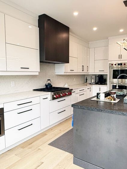 Kitchen Remodeling in Richmond Hill by Razco Renovation Kitchen renovation cost toronto with modern white cabinets and stainless steel appliances by Razco Renovation